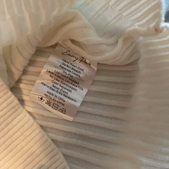 Cropped button down sweater with collar - Picture 6 of 7